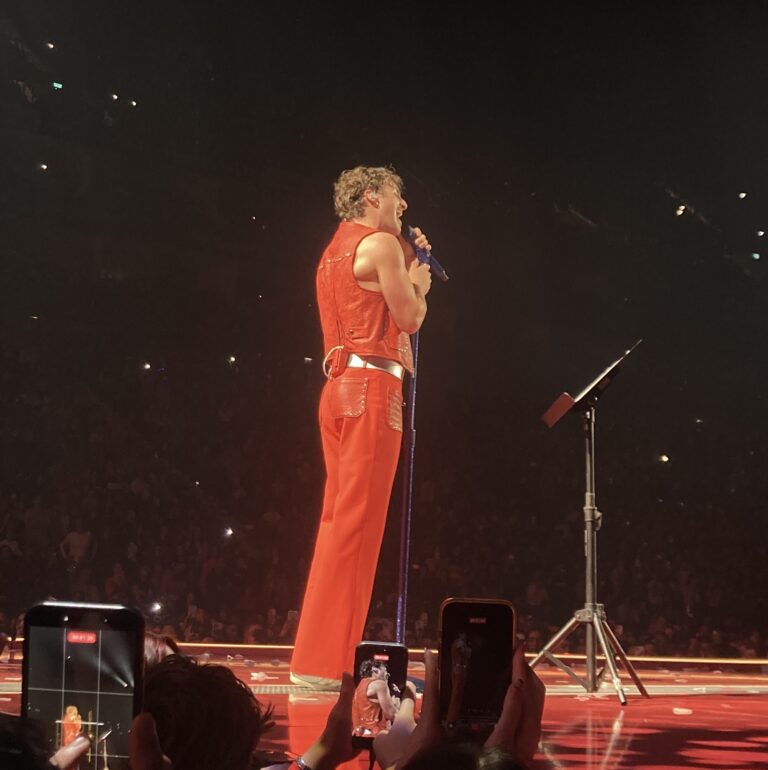 Bonfire Night with Benson Boone!